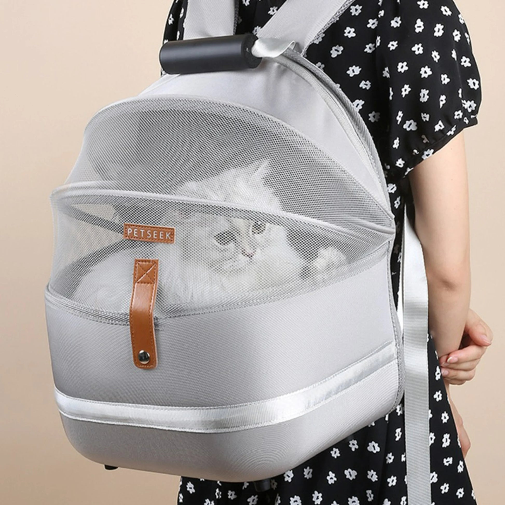 Chic"Breathable Mesh Pet Capsule Backpack