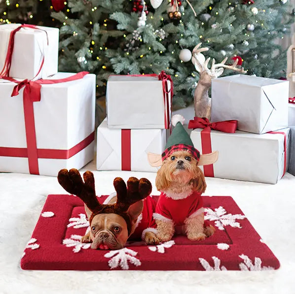 Christmas-Themed Waterproof Pet Cushion