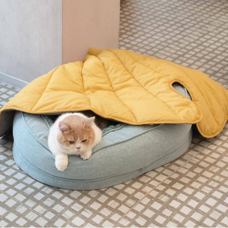 Dog Blanket in Leaf Design